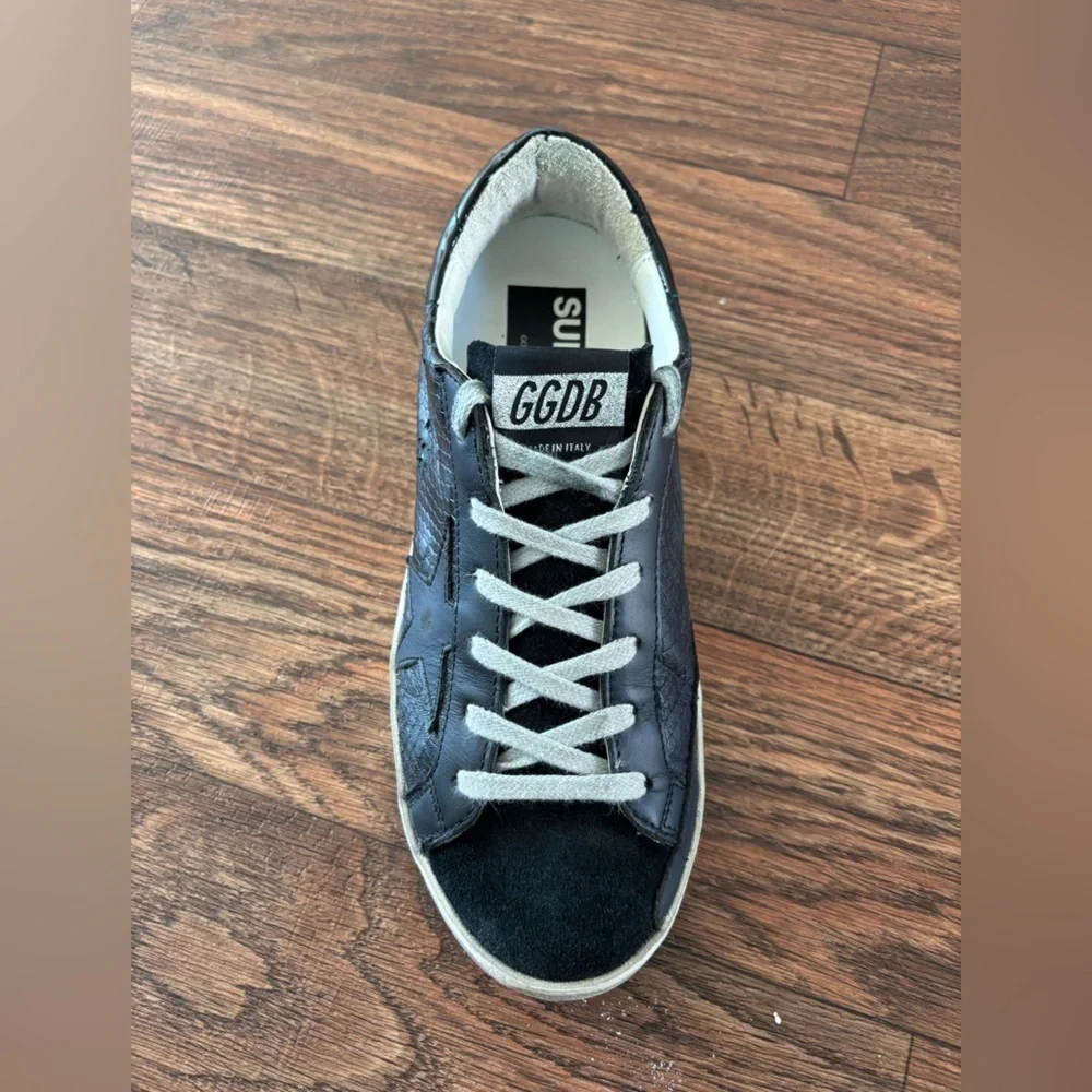 Golden Goose Sneaker 37 Women's
 **ONE SINGLE RIGHT SHOE ONLY** - Picture 2 of 16